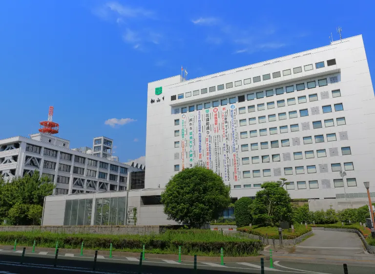 市役所など主要施設が至近