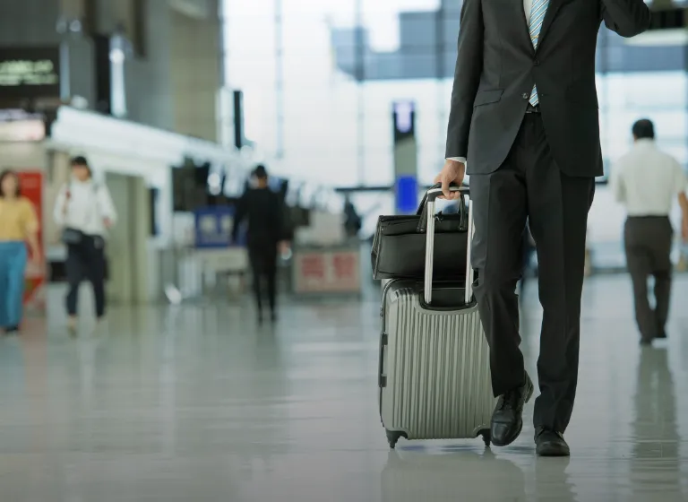 出張時の作業スペースにも便利